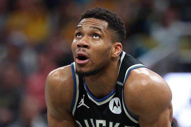 巴克利：人们说字母哥没帮手该离队 当年怎么不为我和尤因发声呢