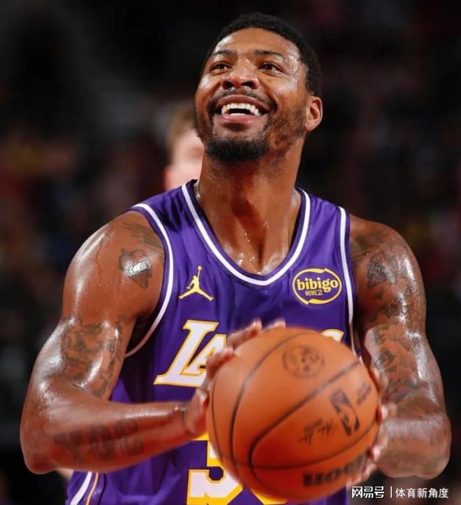 哇塞！湖人神级补强，1100W搞定的防守大闸，真是太神了