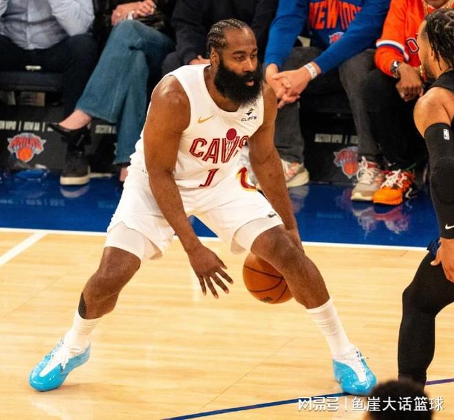 骑士完败！哈登18+6全队最低，湖人弃将26+7立功，米切尔26+4尽力