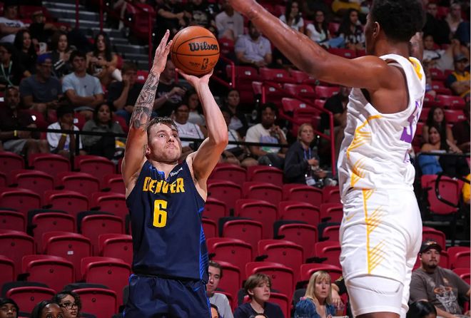 湖人夏联队伍也太弱了吧？掘金后场新秀首次出场就打爆了他们？