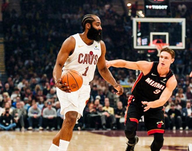 14分对43分！骑士隐患暴露，哈登加盟四支球队，始终找不到保罗