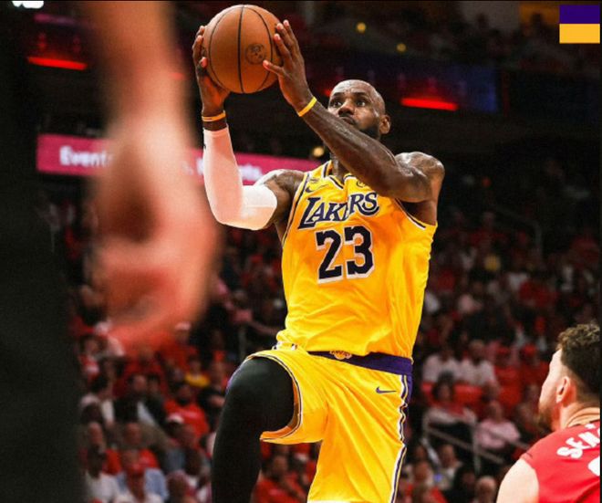 神剧情！湖人40秒落后6分 火箭失误送温暖加时憾负 大比分0-3落后