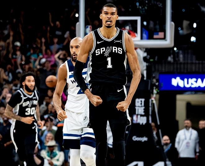 27分17板5助3帽！文班亚马刷爆NBA纪录，马刺造29分惨案