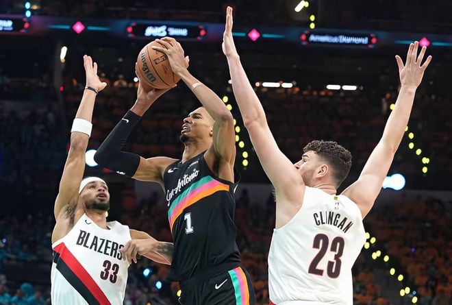 开拓者两场比赛都是领先十几分被逆转， 克林根难堪大用！