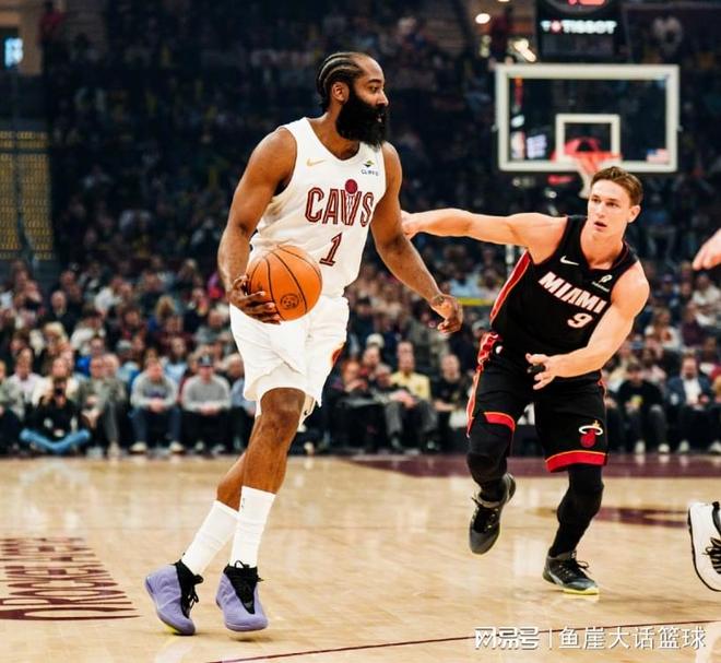 爆冷！米切尔28+6莫布里拉胯，阿德巴约17+10，哈登18+9扭头就走