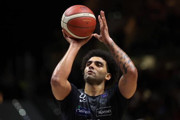 勇士锋线旧将引起了西甲劲旅的关注，他有机会出现在欧冠赛场上？