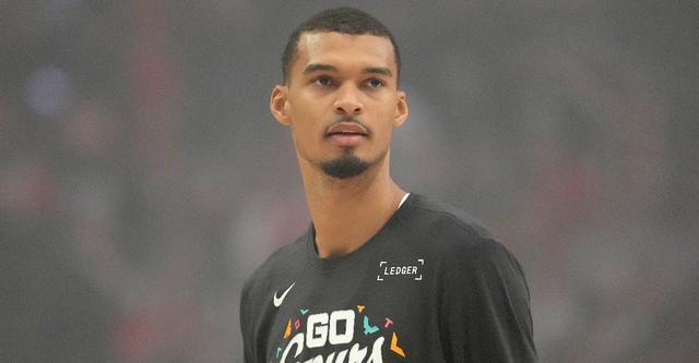 Shams：文班和马刺当时认为已经获准复 对缺席G3感到沮丧