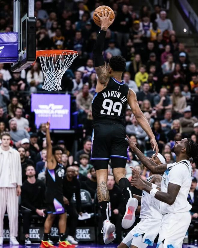 星二代陨落！状元郎儿子被爵士裁掉，4年换5队，NBA生涯恐告终