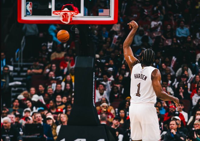 13+6+14！哈登闲庭信步仅9次出手连送妙传 骑士轻取西部倒数第二