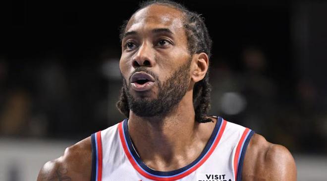 记者：2021年NBA曾批准了快船与伦纳德阴阳合同公司的3亿美元赞助合同