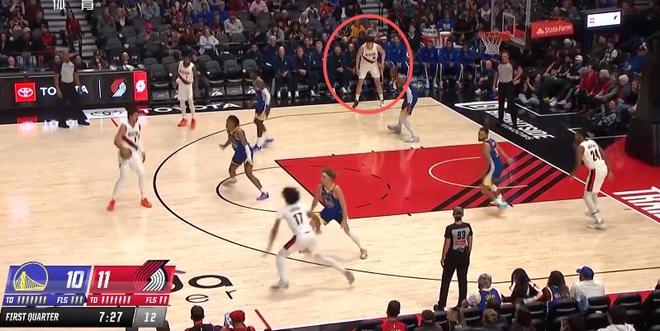 媒体人：看站位情况杨瀚森减轻了他处理球的难度