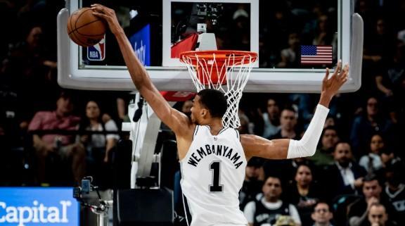 统治攻防，文班亚马27中17高效砍41分16板4助1断3帽