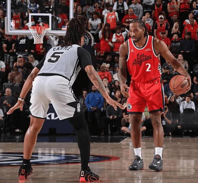 快船弊端尽显！伦纳德接不到球，加兰攻守全崩，各配角太不稳了！