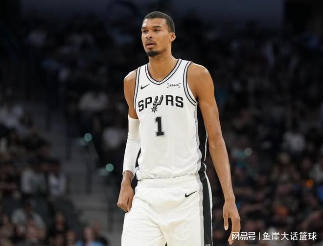 大胜！文班18+8德罗赞4中1，威少5+10历史第五，尚帕尼两人创纪录