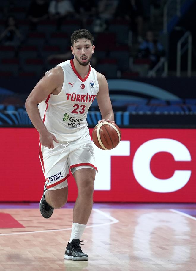 申京：NBA最难防守的人是恩比德，我状态好的时候无人能挡