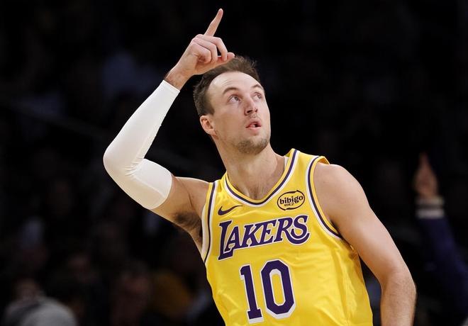 多次打入180俱乐部太难了，NBA历史只有3人做到，库里未上榜