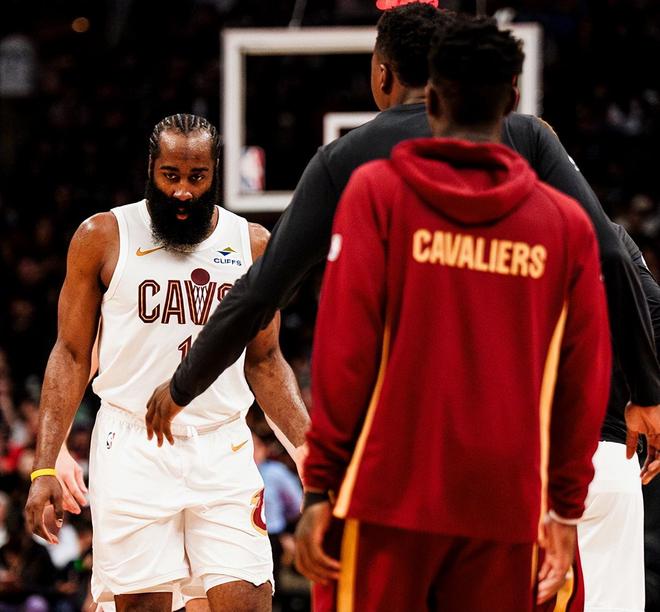 20次失误！22分惨败！骑士末节崩盘，哈登主动揽责