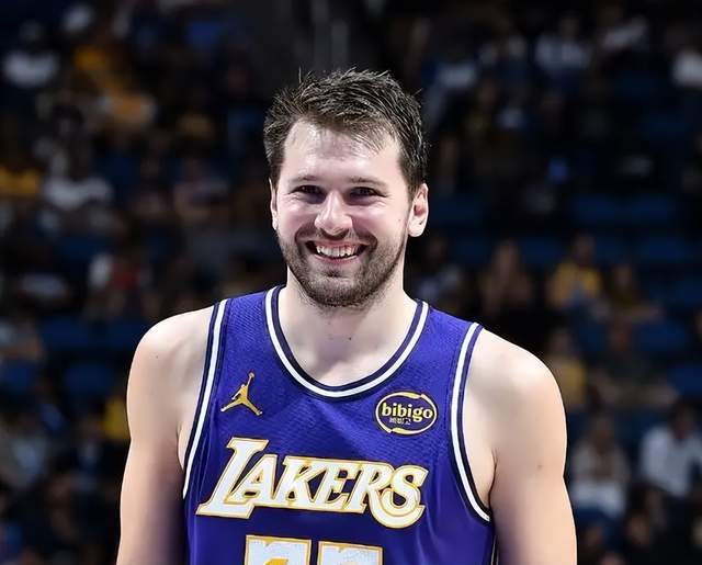 追平哈登！NBA巨星打疯了，32次单节20+ ，历史第3，仅输库里科比