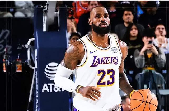 火箭扳回一城！湖人2人被罚下，3人低迷，詹姆斯8次失误堪称罪人