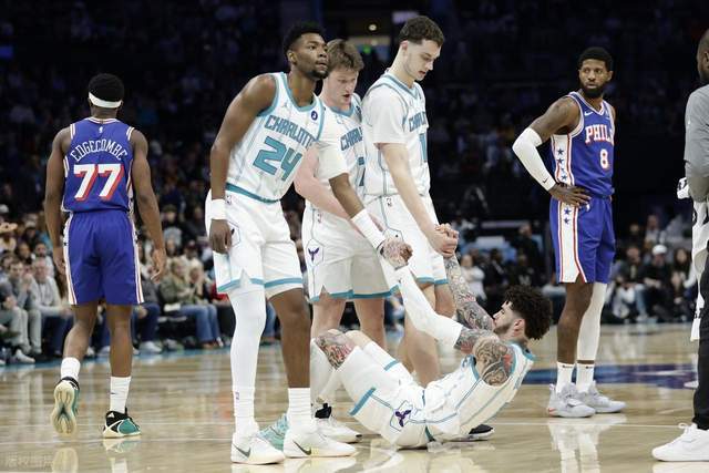 15分大逆转！大黑马轰然倒下：东部劲旅逆袭，三巨头合体轰81分