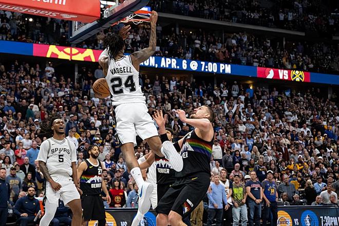 第一节豪取11分！结果马刺强力投手之后三节加起来只得到了7分？