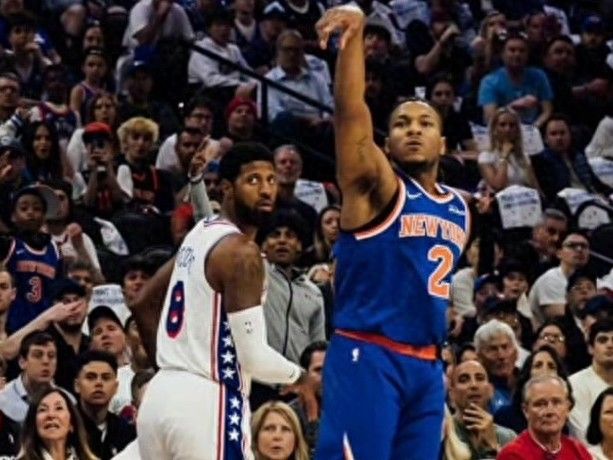 NBA季后赛：首个四强诞生！他们0-4遭横扫，尼克斯闯进东决！