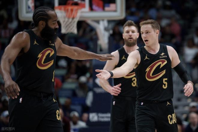 骑士双枪砍68分，带队4连胜！史诗级2换1交易双赢，哈登首冠要来