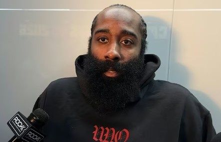 骑士逆转活塞 追成2:2 最大功臣不是24分11助哈登 是破纪录的米神