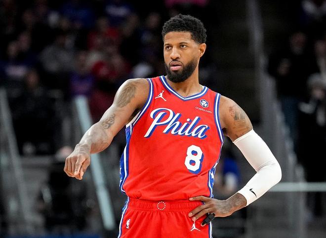 半场10中1大帝王者归来，马克西21+6+8打爆华子，76人逆转森林狼