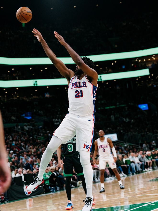 凯尔特人末节仅11分！76人逆转赢球2-3，恩比德33+8塔图姆24+16