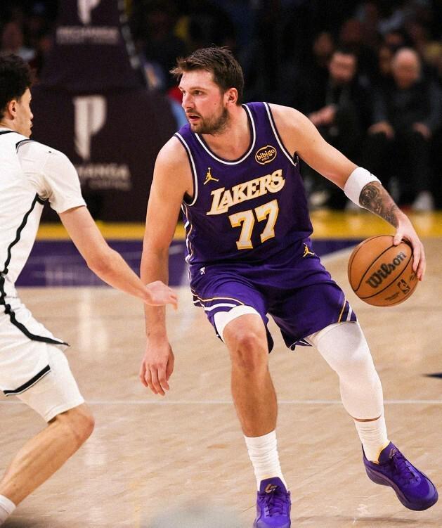 116-99！东契奇41分8篮板，詹姆斯14+6+8，湖人送篮网10连败