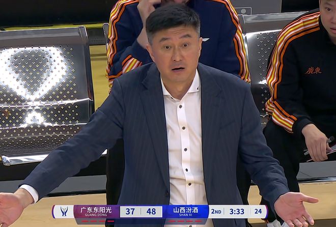 广东3消息！杜锋难得听劝，麦考尔无缘揭幕战，朱芳雨引援失败