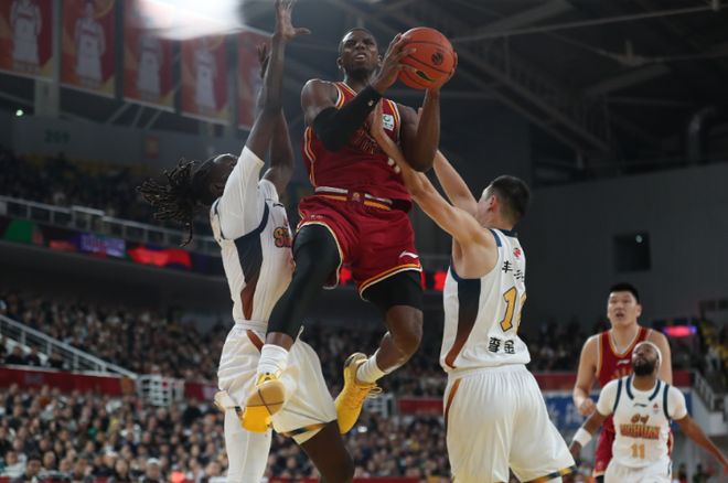 CBA唯一11战全败!四川最多落后31分惨负山西 原帅17分引6人上双