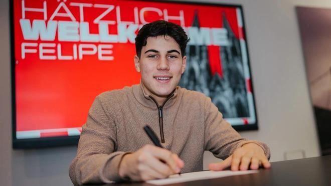 官方：拜仁18岁中场查韦斯租借加盟科隆，含买断选项...