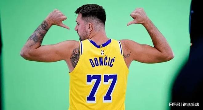 东契奇率队逆转老东家,湖人三轮换立大功,两将险些成卧底