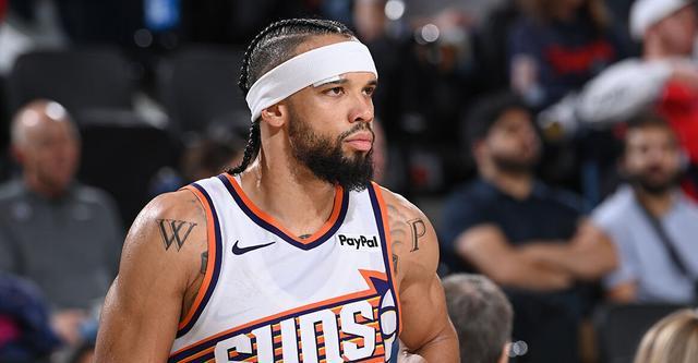 狄龙谈布克仅出手10次：他是天生得分手 只需要更自私一点