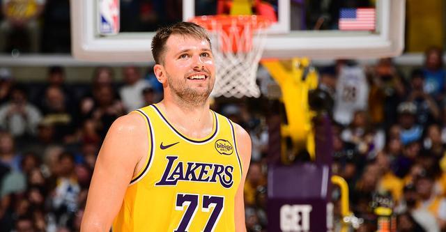 东契奇开季前两战轰下92分！排名联盟历史第四位