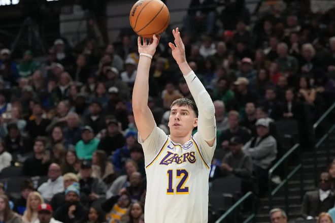 个人能力还算不错,但湖人给锋线新星的角色可能有些压力太大了?