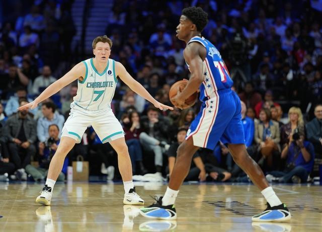 3号秀vs4号秀,VJ-埃奇库姆拿下15+6+8,克努佩尔14分3板