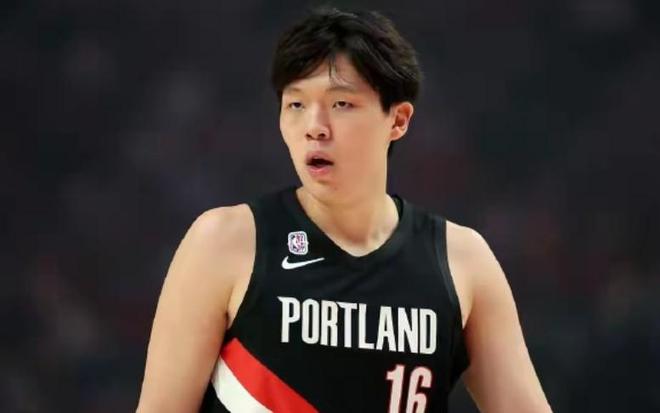 媒体人:杨瀚森上场出场时间不多,背靠背打残阵湖人适合他发挥