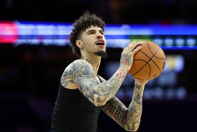 遗憾空砍!三球18中8贡献27分9篮板8助攻3抢断