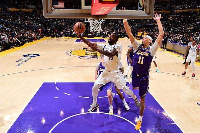 湖人也防不住他的抛投!可惜独行侠锋线大将很难起到更大的作用