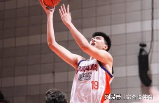 下一个周琦，徐昕打爆外援，离开广东队超进化，杜锋真耽误他了