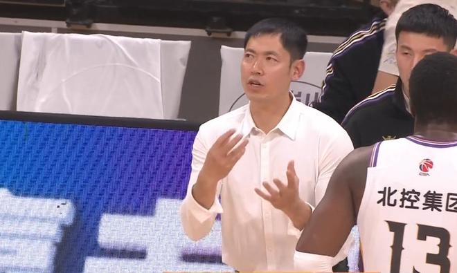 惨败辽宁12分!全队只有三宁正常,京迷怒批张庆鹏:还不如闵鹿蕾