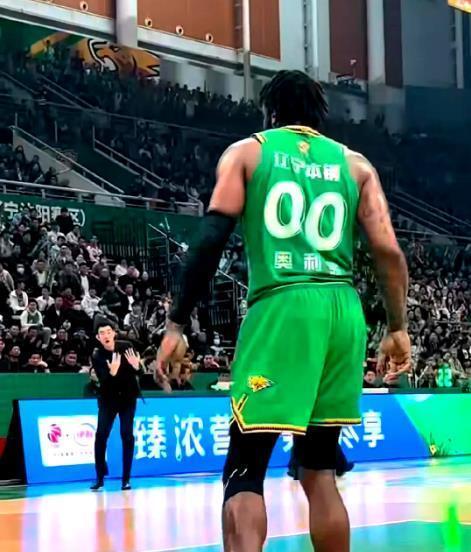 5中5轰12+5!辽篮弃用之人证明自己 莫兰德上头给了他机会