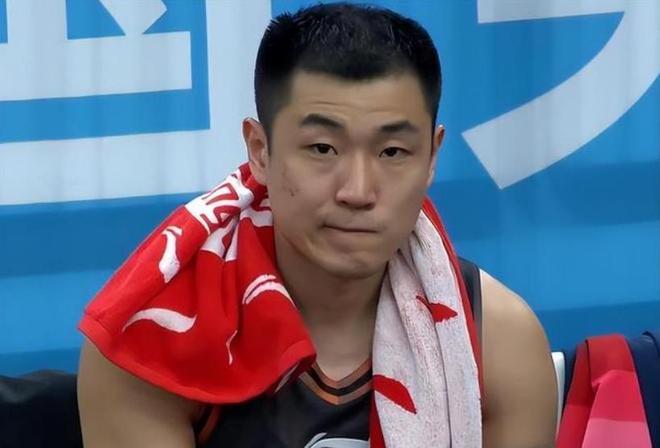 山东输球高诗岩回怼球迷；赵继伟准备体测，预计25日对阵广厦复出