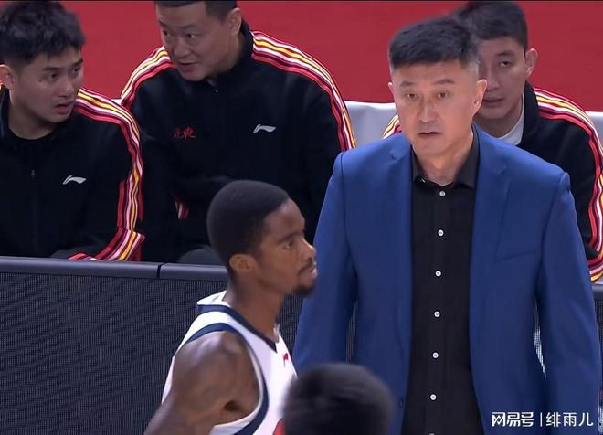 奎因不防守+萨姆纳不兼容！广东拒绝押宝麦考尔，萨林杰打成大腿