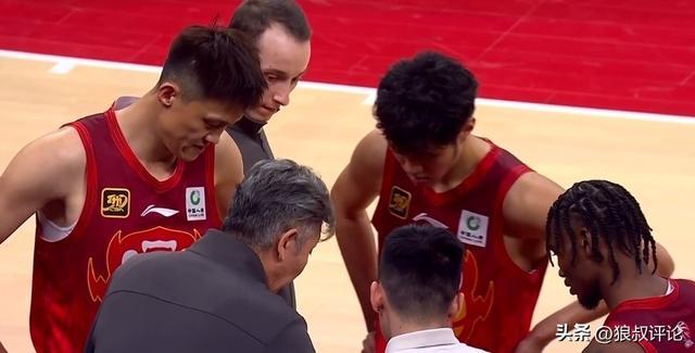 郑永刚：王浩然今年进步确实很大，他已经成为队里的主要轮换球员