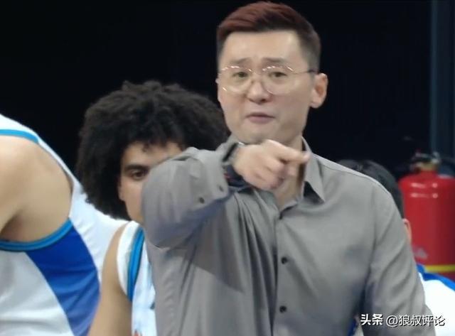 扎心！刘炜被主场球迷喊下课！新疆百回合失分跌至新赛季倒数第1