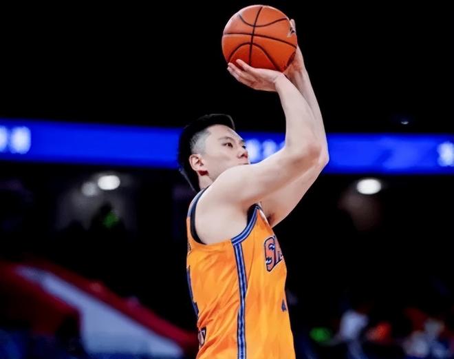 上海84-68江苏 球员评价：李弘权满分，4人及格，7人崩盘